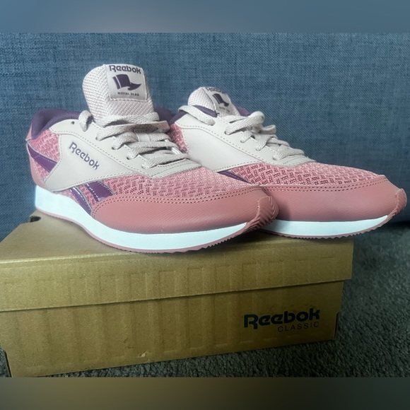 REEBOK CLASSICS IN PINK WOMENS SIZE 6.5 - Picture 1 of 5